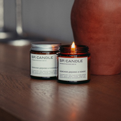 SP Candle Свеча с ароматом Красное дерево / Кокос SP Candle Свеча с ароматом Красное дерево / Кокос